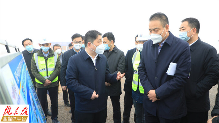 周繼軍在調研“東數(shù)西算”產業(yè)園區(qū)重點項目規(guī)劃建設時強調 以更高站位更寬視野更大格局加快推進產城融合發(fā)展