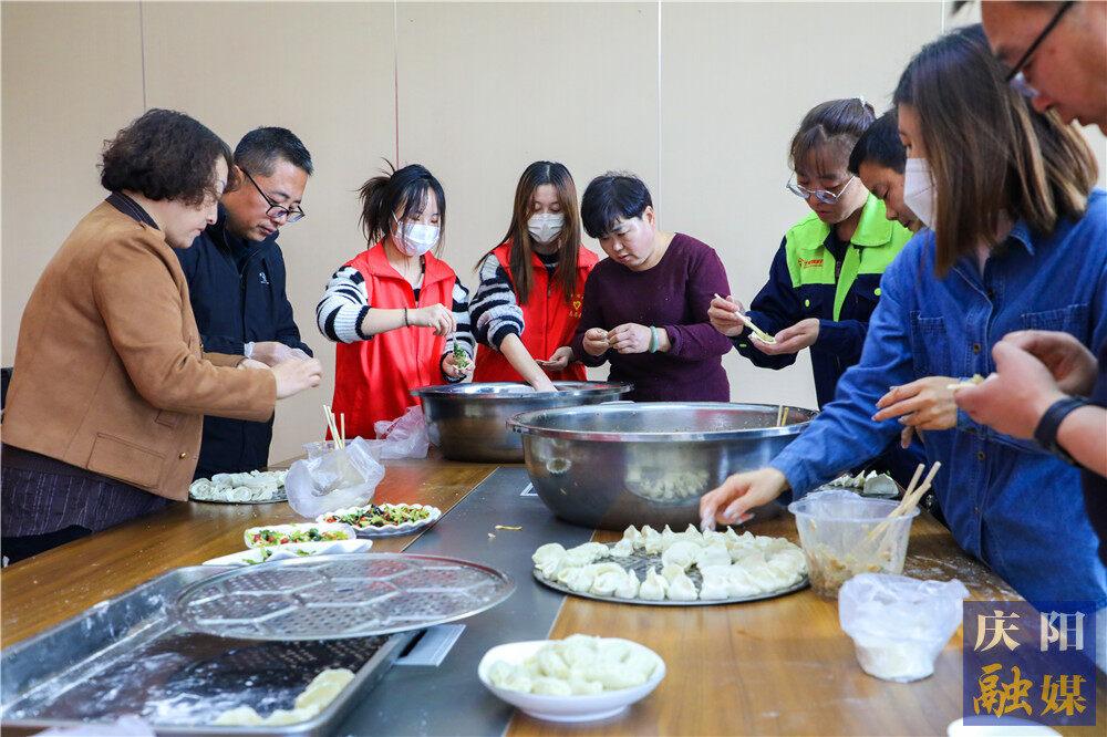 【攝影報道】冬至大如年，人間小團圓,！西峰區(qū)寧縣西路社區(qū)熱氣騰騰過冬至