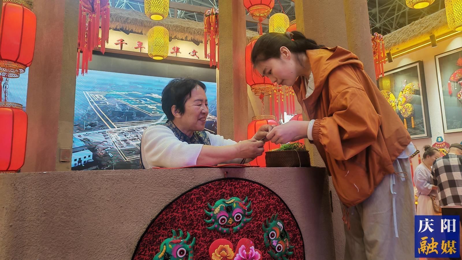 【香約慶陽(yáng) 包容天下】慶陽(yáng)香包節(jié)非遺沉浸式體驗(yàn)：指尖摩挲千年韻
