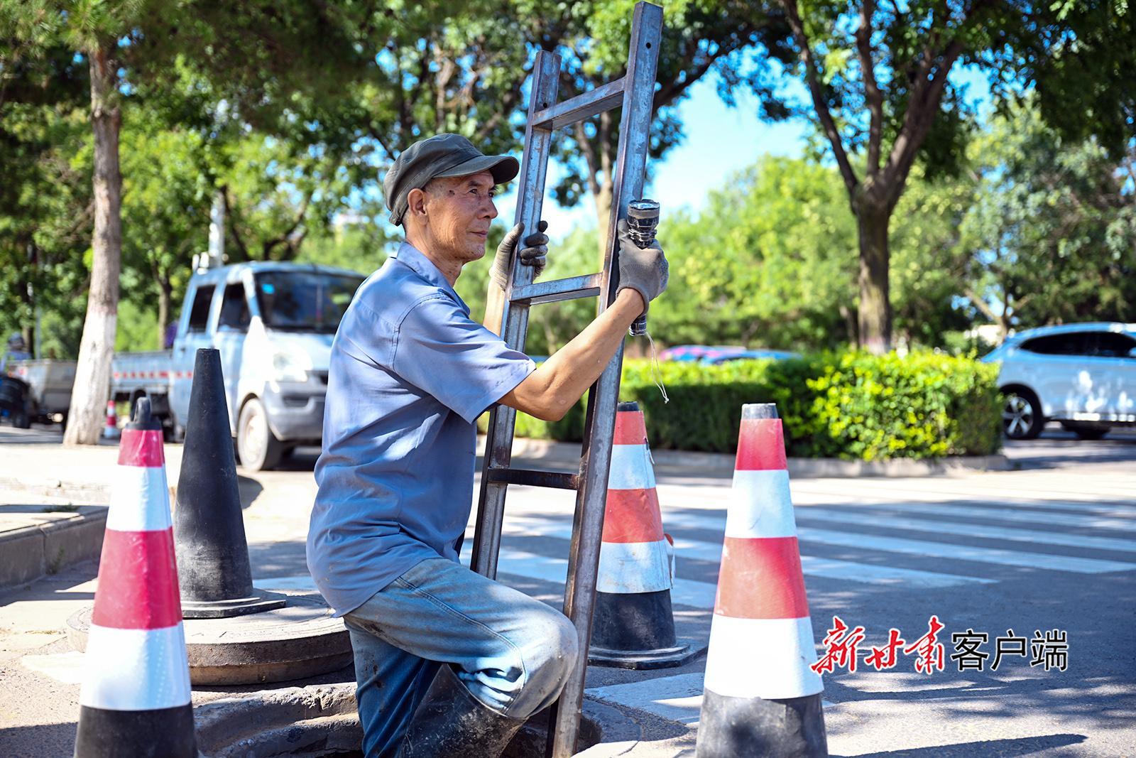 慶陽：烈日下的“城市守護(hù)者”
